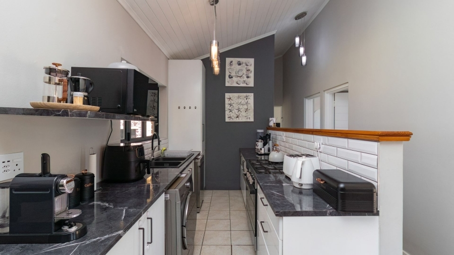 4 Bedroom Property for Sale in Sandbaai Western Cape